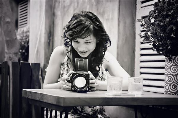 八字取名:吳巧風