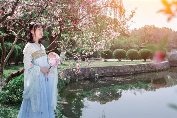 免費起名打分:吳秀華